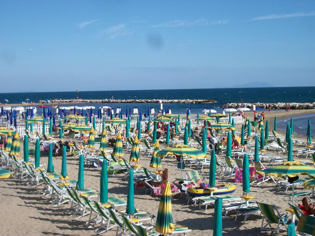 Il Girasole Formia Guesthouse Rooms エクステリア 写真