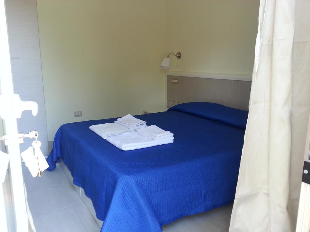 Il Girasole Formia Guesthouse Rooms エクステリア 写真